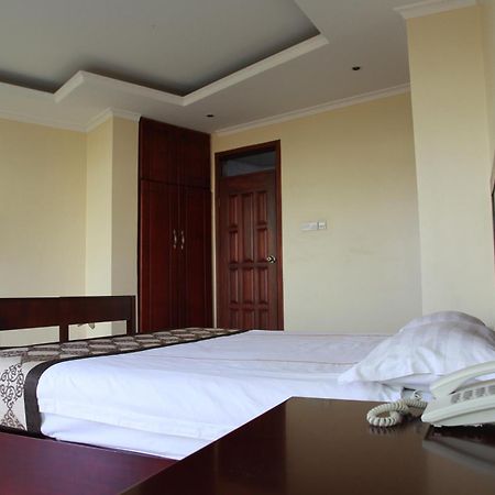 Namayiba Park Hotel Kampala Room photo